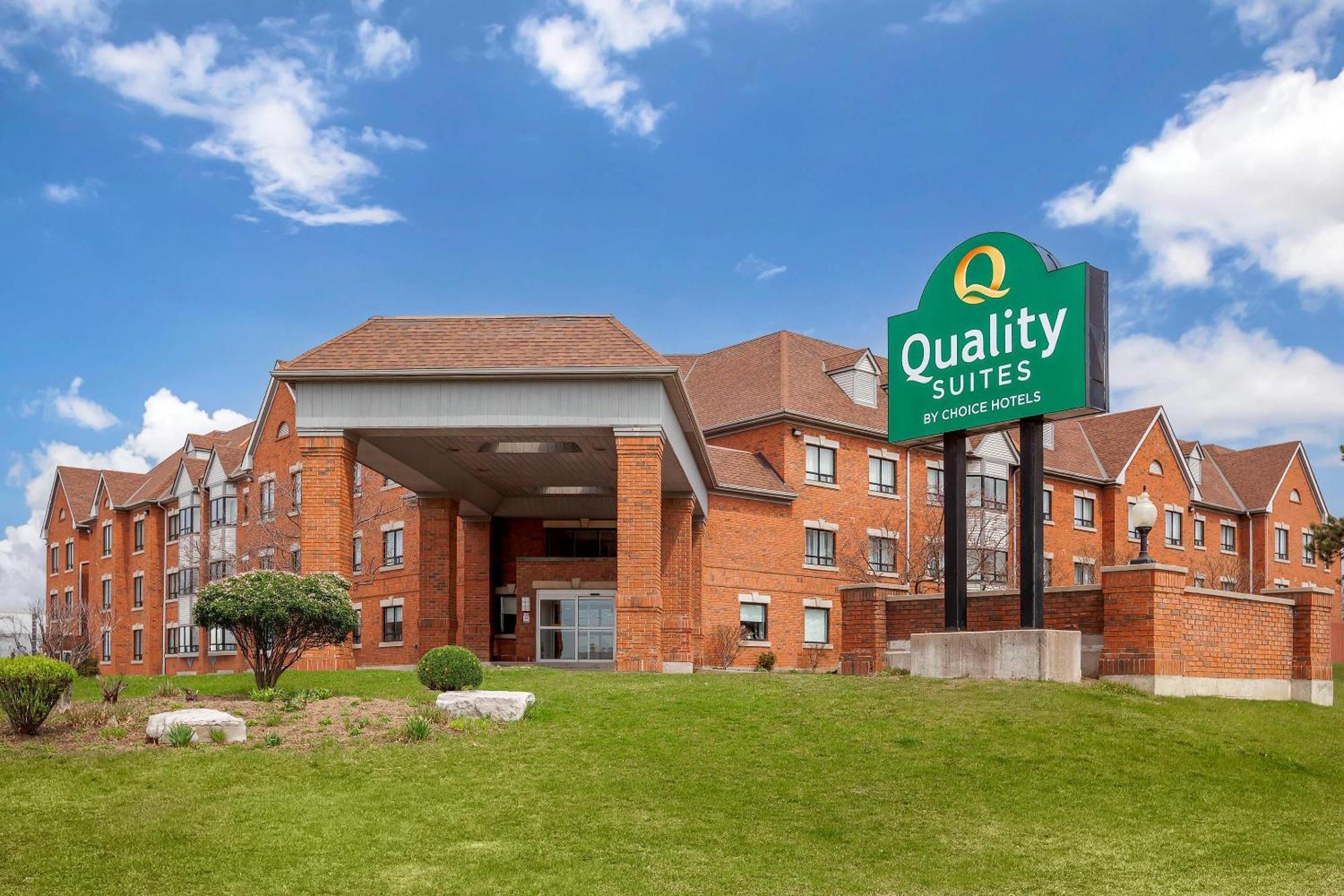 Quality Suites Whitby Exterior photo
